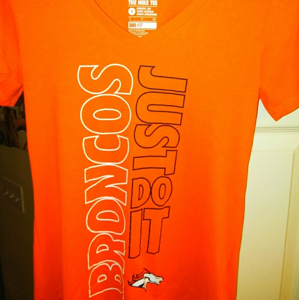 🐎 Denver Broncos Dry Fit Tee